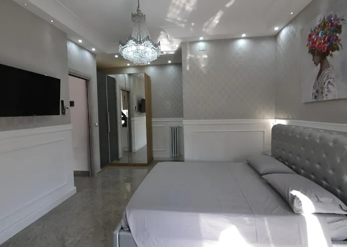 Silver Apartment *