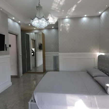 Silver Apartment *